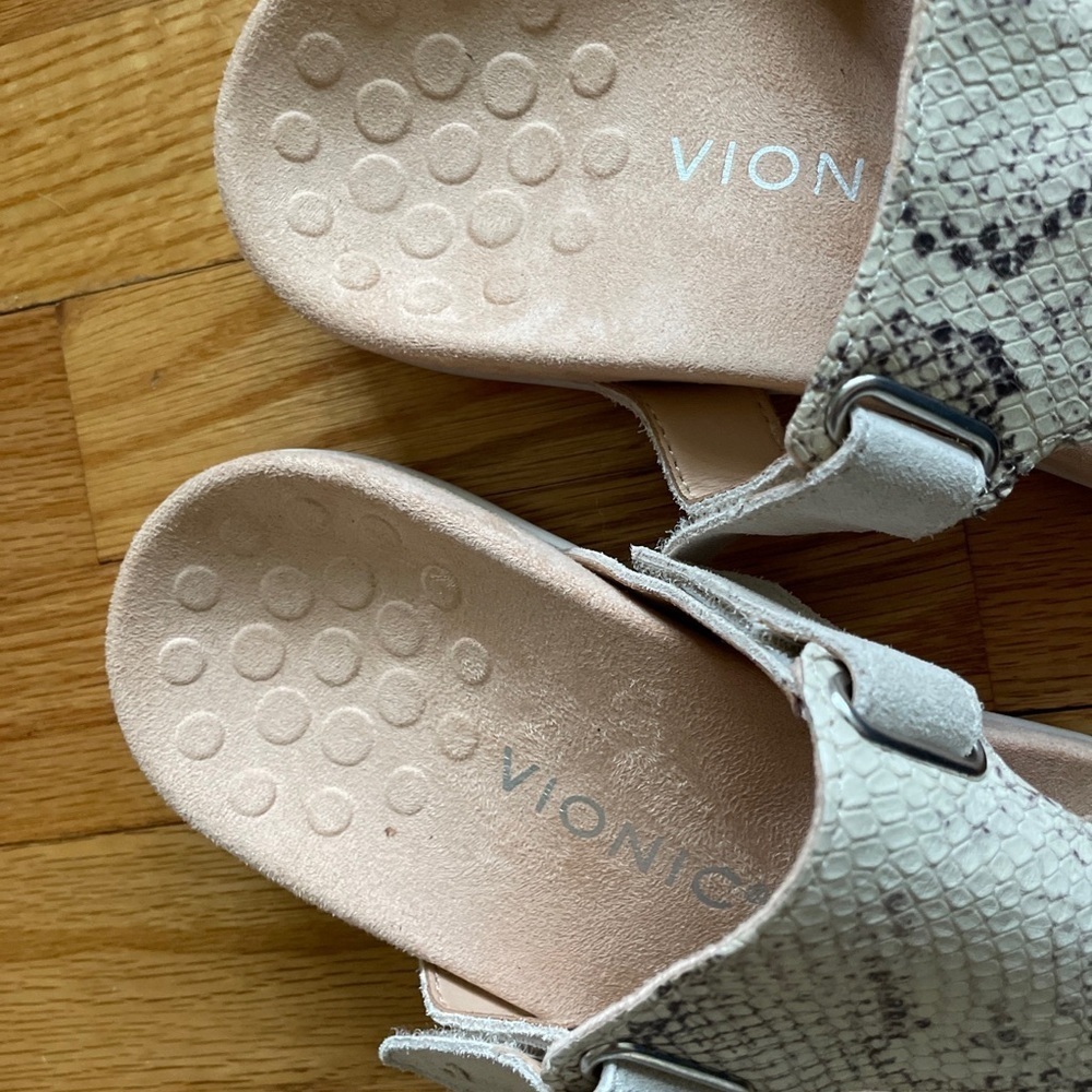 Vionic Wanda Bone Snake T-Strap Flip Flops Sandal… - image 3